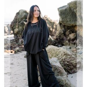 Dolkii Wahine Sweatshirt